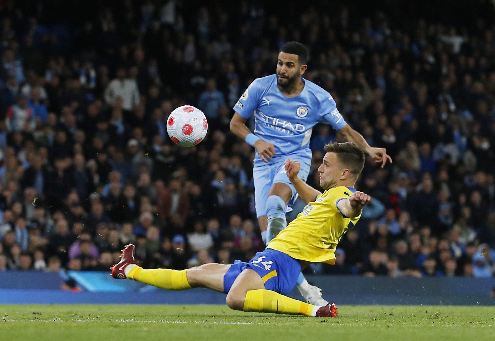 B体育活动-包含曼城球星复出赛场，全队士气大振！的词条