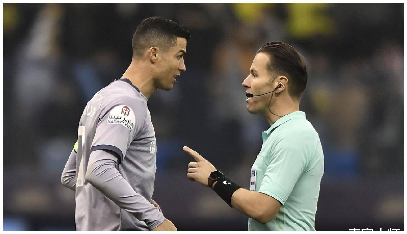 阿尔及利亚球队遭遇内讧，主帅或将下课的简单介绍