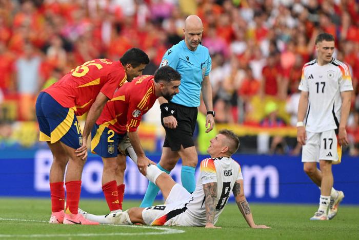 西班牙击败葡萄牙晋级欧洲杯决赛