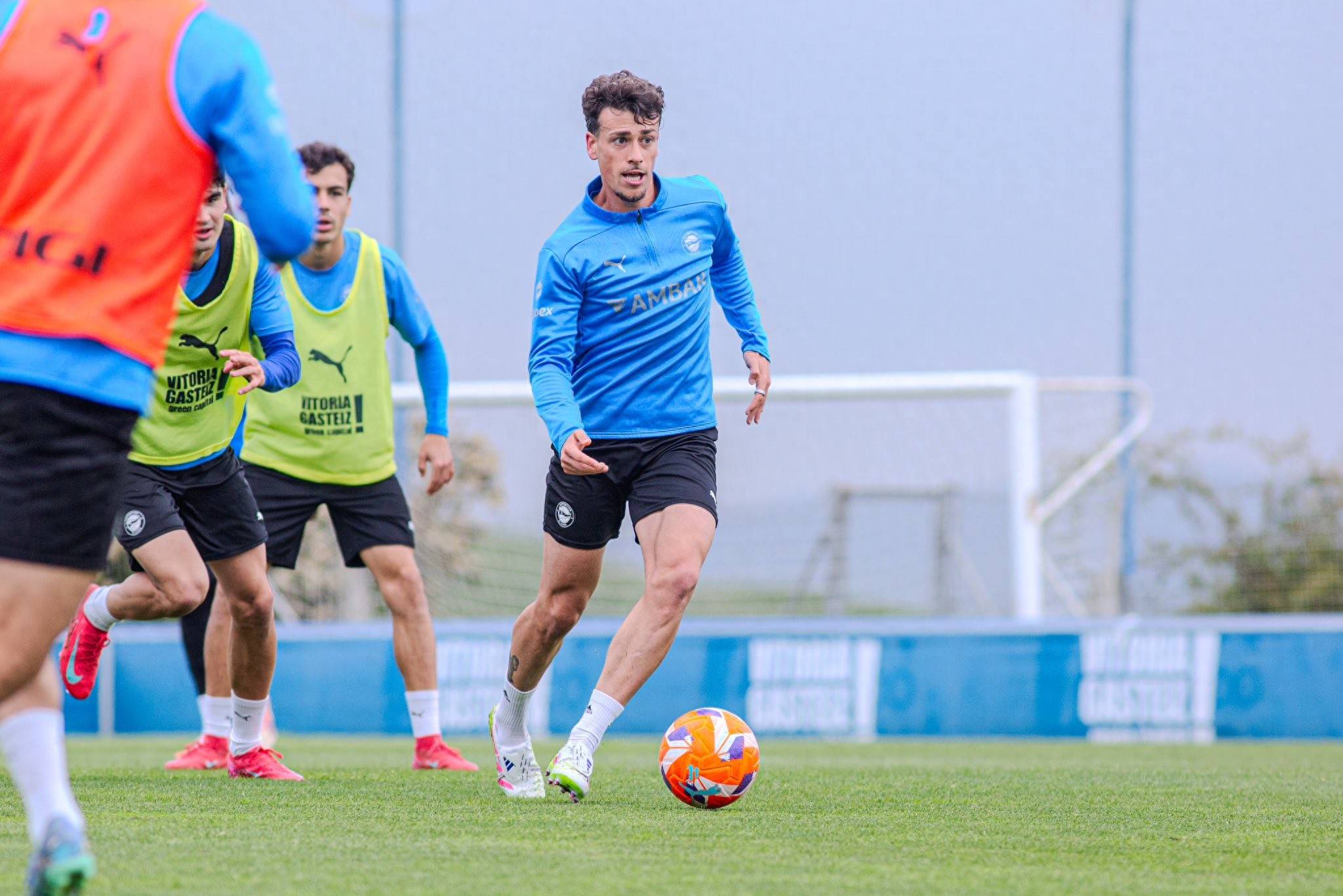 B体育登录入口-阿拉维斯主场惊险获胜，保级压力仍大的简单介绍