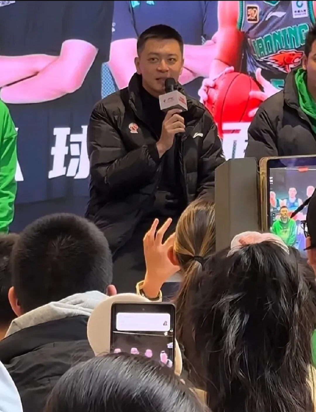 篮球赛后记者会现场,球员表现坦言心里话的简单介绍 篮球赛后记者会现场,球员表现坦言心里话的简单介绍