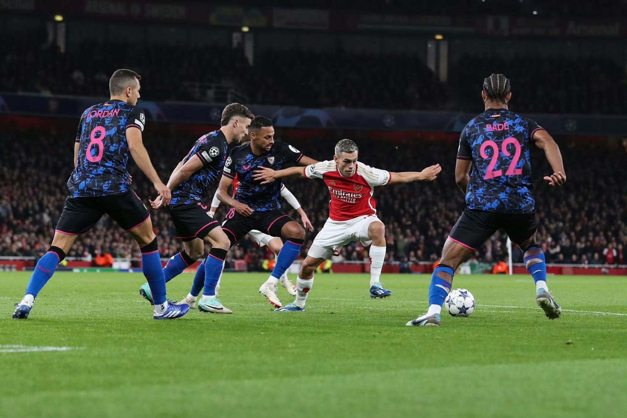 阿森纳主场告捷,保级利好消息 阿森纳主场告捷,保级利好消息