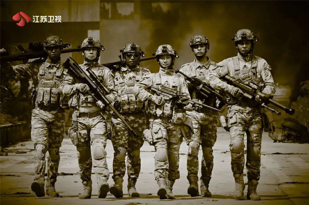 B体育在线-蓝军主帅亮剑，训话球员全力冲刺