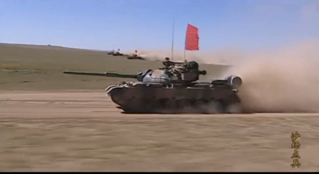 蓝军主帅亮剑,训话球员全力冲刺 蓝军主帅亮剑,训话球员全力冲刺