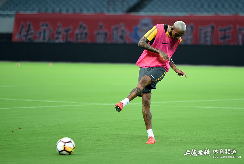 关于绿军队目标冠军,士气高昂备战的信息 关于绿军队目标冠军,士气高昂备战的信息