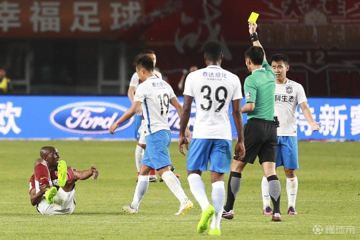 包含山东鲁能与河北华夏幸福举行激烈对抗的词条 包含山东鲁能与河北华夏幸福举行激烈对抗的词条