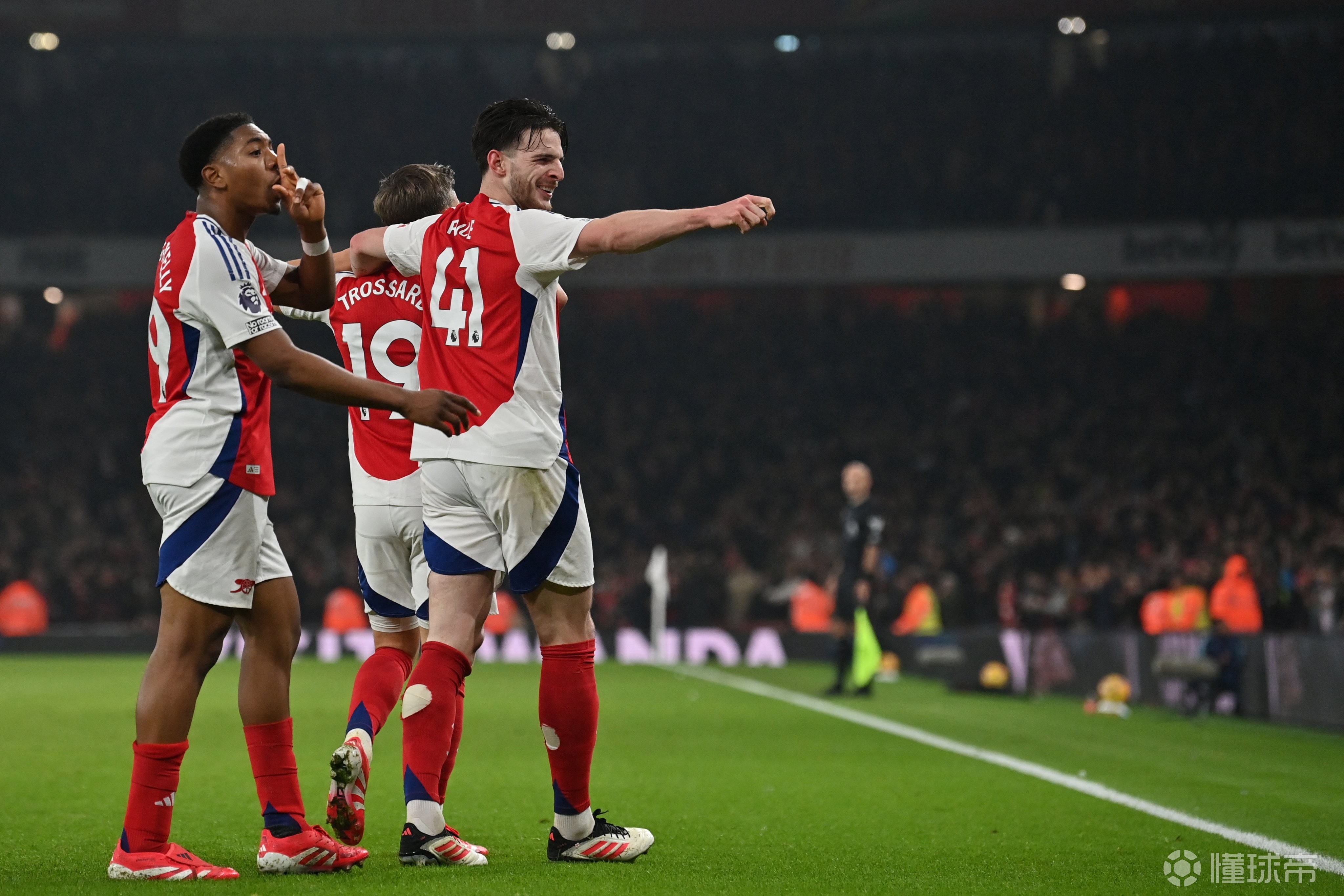 B体育注册-曼城将与阿森纳展开对决，现场气氛火爆的简单介绍