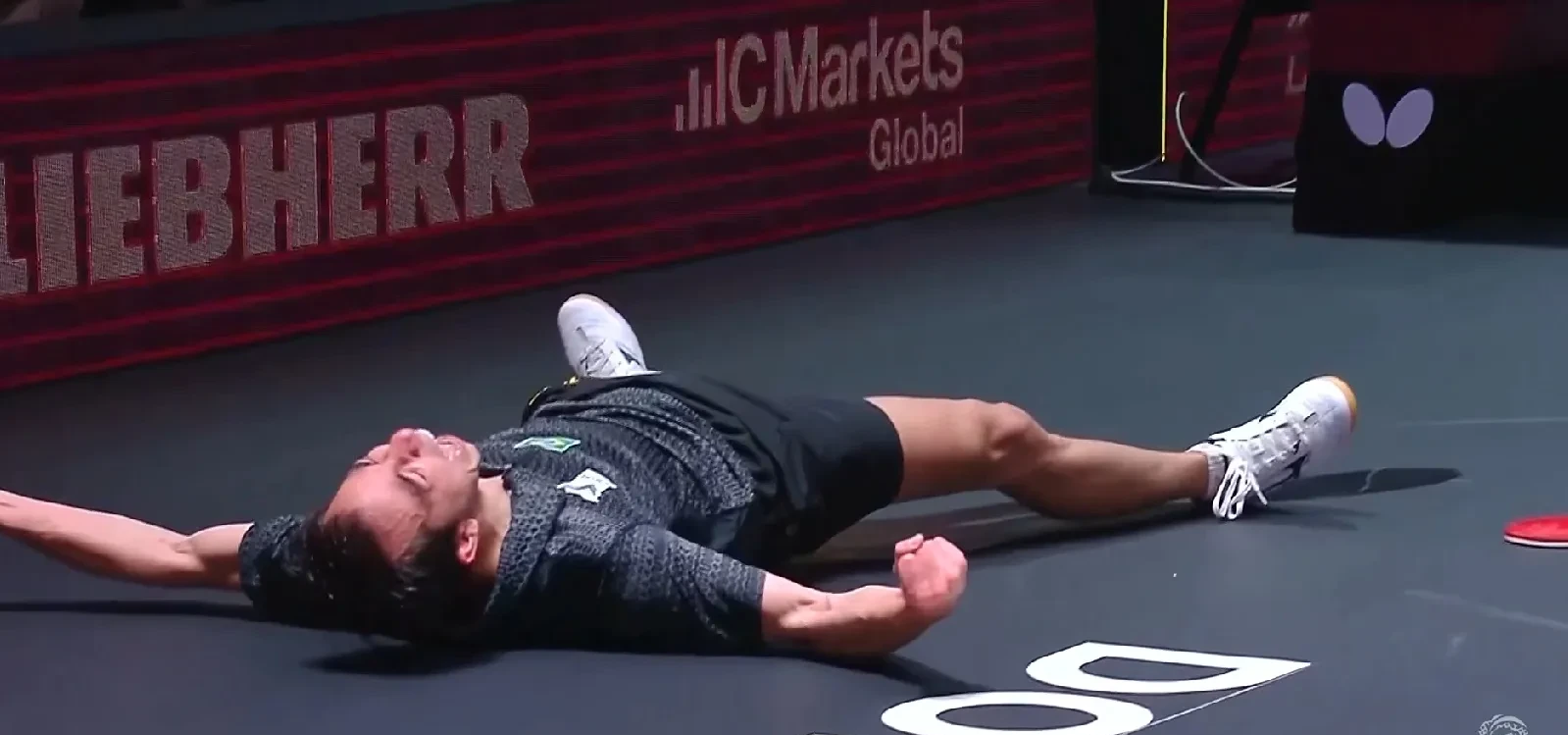 B体育平台-富勒姆半场领先，最后时刻被扳平，主场失利难掩难过