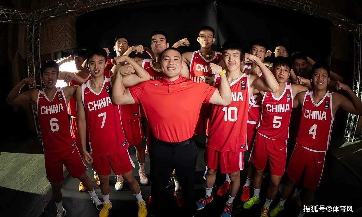 包含回归赛场锋线表现出色，为球队争取胜利的词条