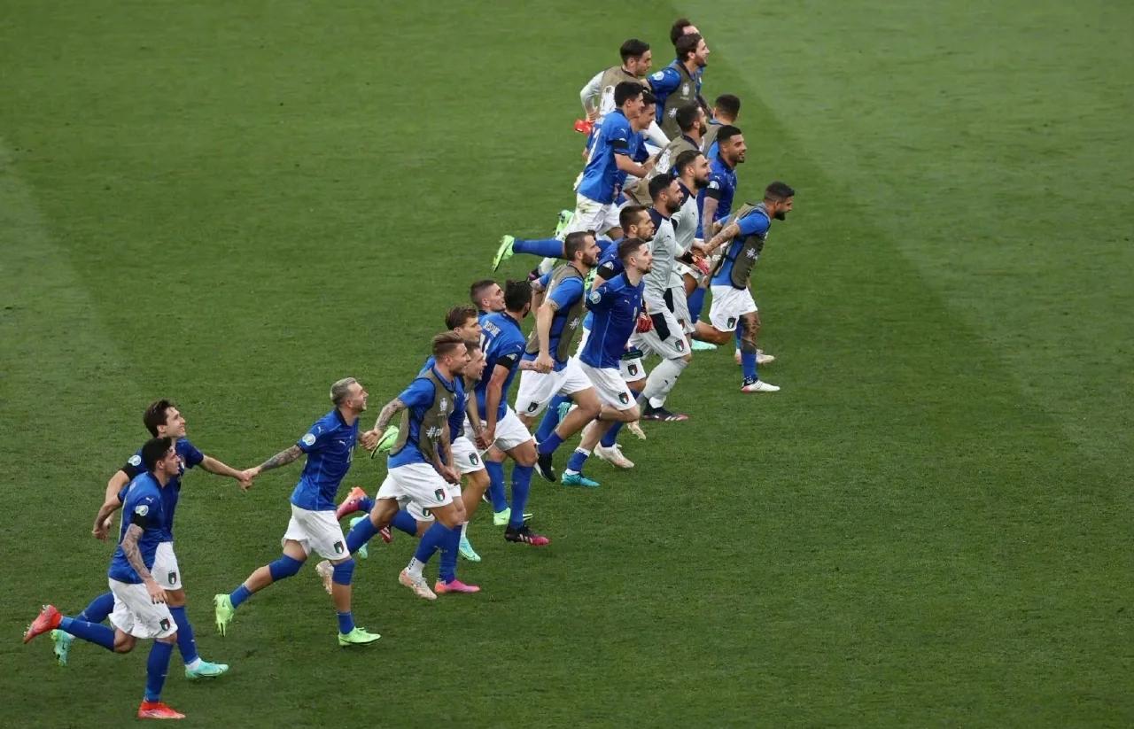 B体育登录-包含球场精彩瞬间频出，赛场风云再现！的词条