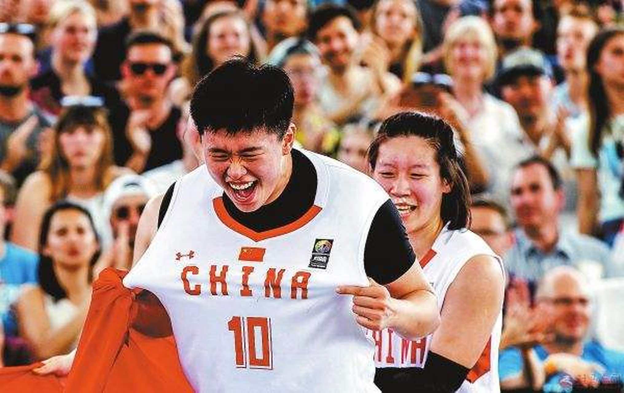 关于匈牙利篮球队英勇喜获冠军回家的信息 关于匈牙利篮球队英勇喜获冠军回家的信息