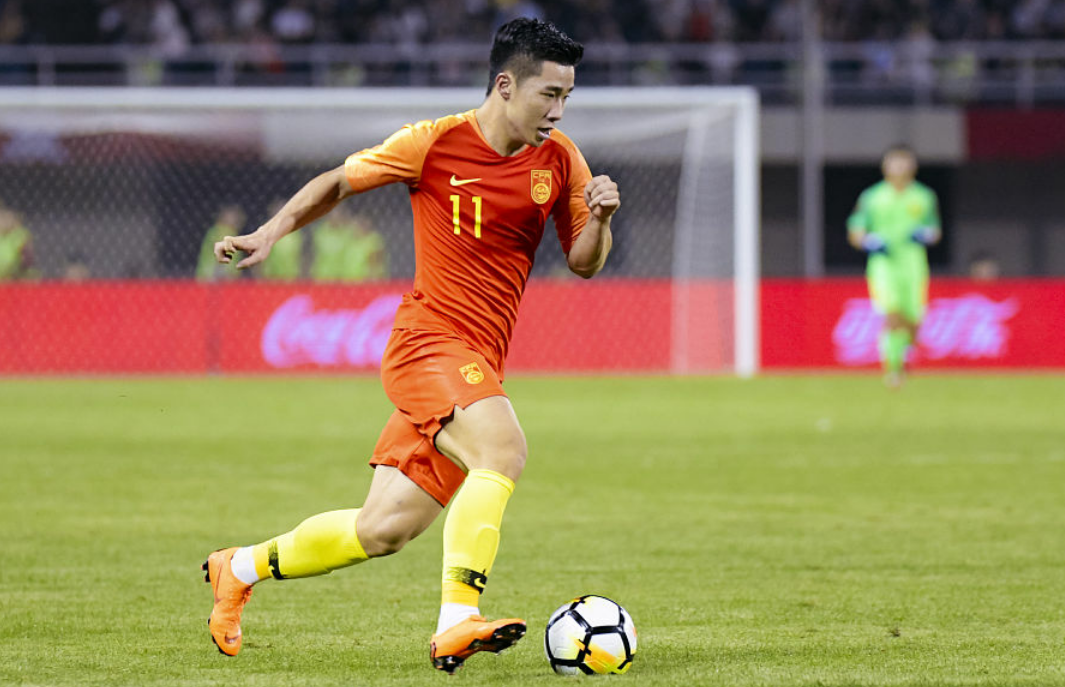 关于国内足球赛事备受瞩目，球员们实力强劲的信息