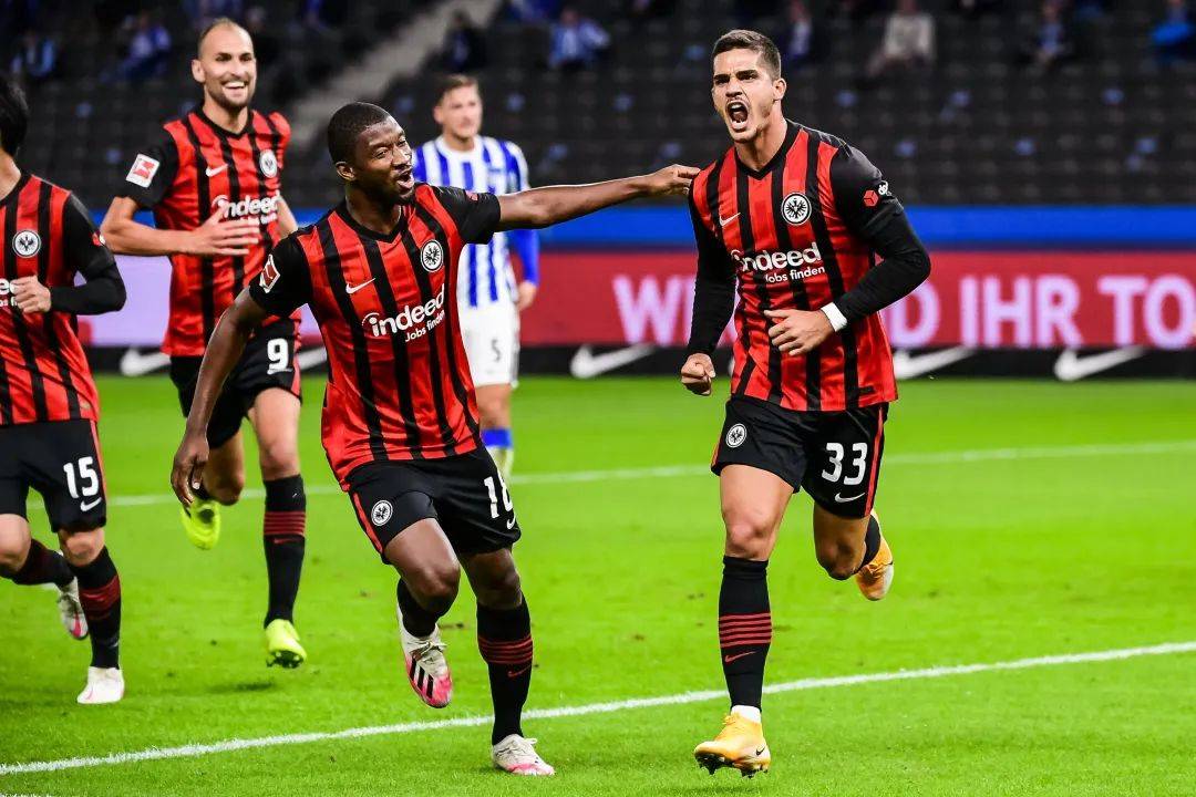 奥格斯堡客场逼平对手,不败记录延续的简单介绍 奥格斯堡客场逼平对手,不败记录延续的简单介绍