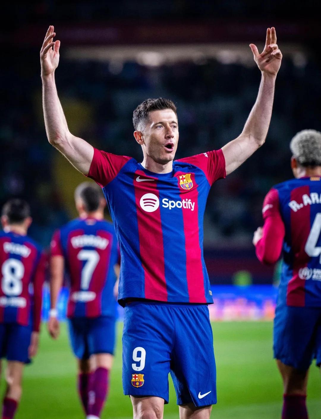 关于巴伦西亚客场惨败,寻求改善战术的信息 关于巴伦西亚客场惨败,寻求改善战术的信息