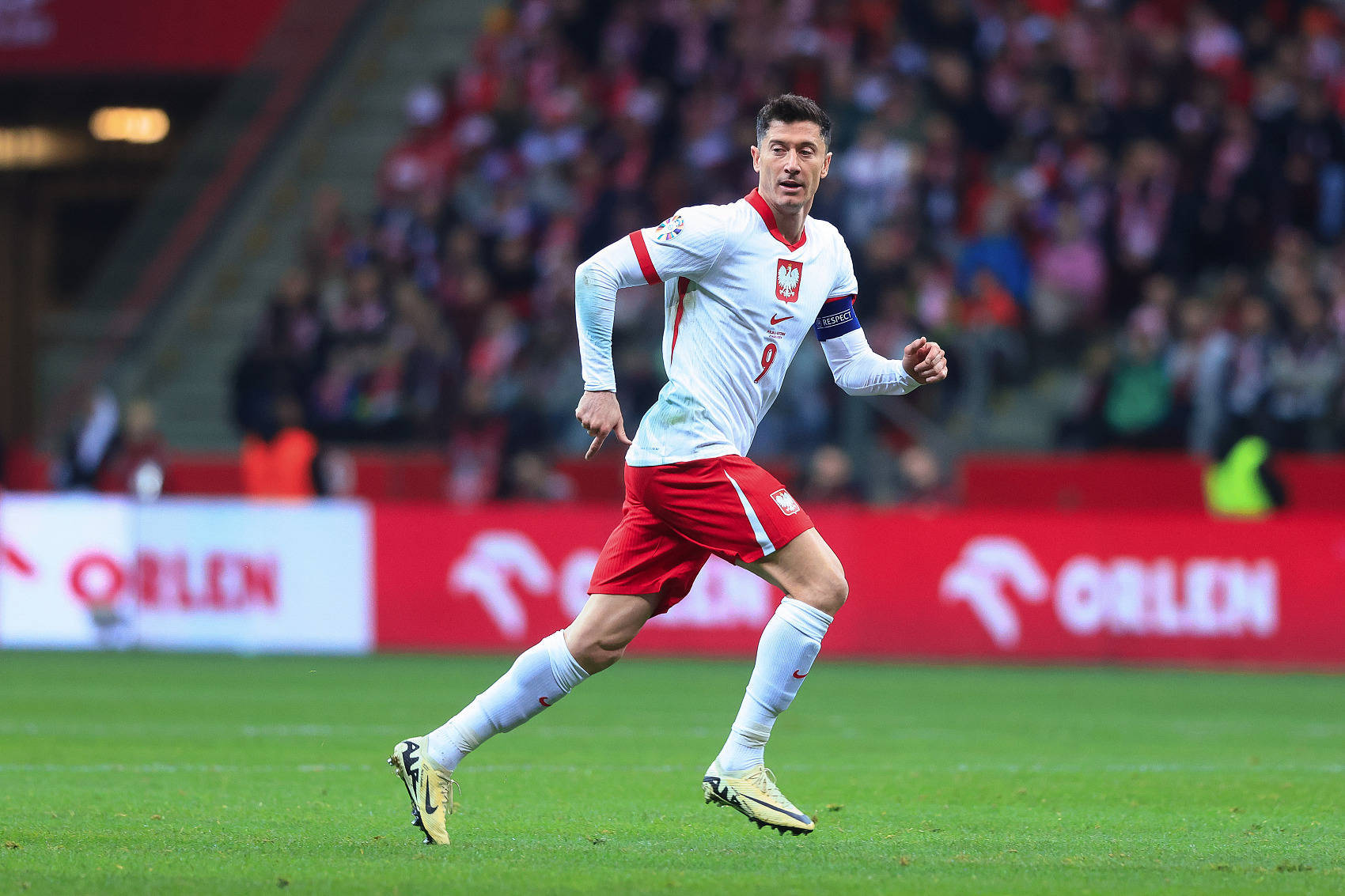 波兰惊险胜出,挺进欧国杯四强 波兰惊险胜出,挺进欧国杯四强