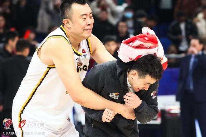 辽宁本钢主场大胜，赢得六连胜的简单介绍